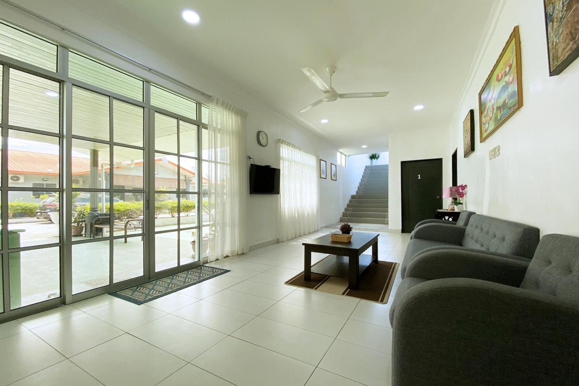 Oyo Home 90230 Dh Residence Kota Belud エクステリア 写真